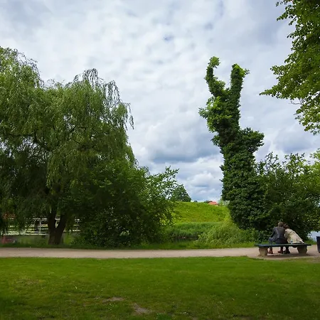 The Churchill 4 By Daniel&jacob's