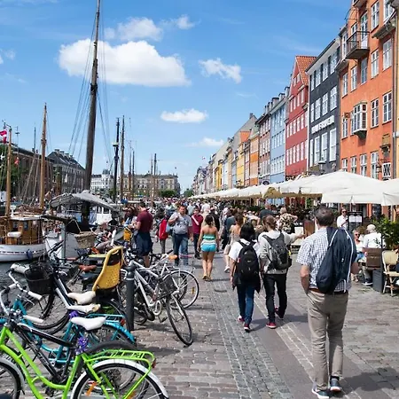 The Churchill 4 By Daniel&jacob's